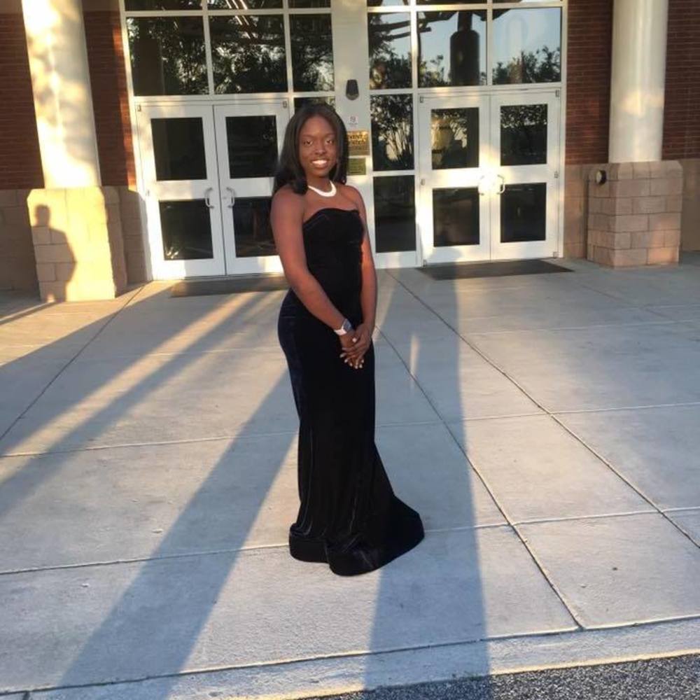 Meet your Posher, Alexis